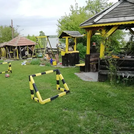 Angelinin בית הארחה 2*